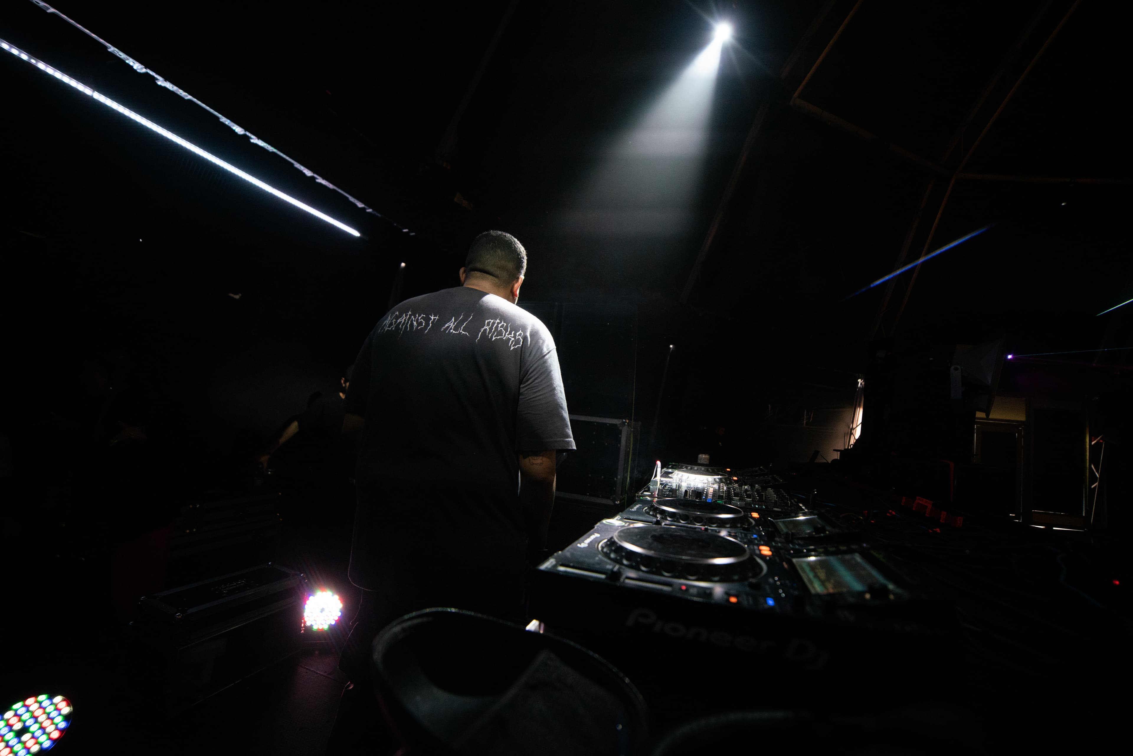 Live 02